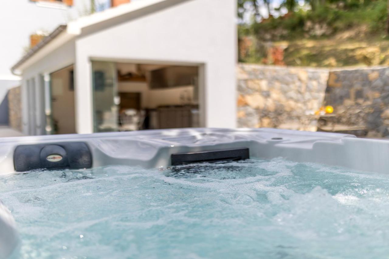 Villa Grey Stone Gata Ngoại thất bức ảnh