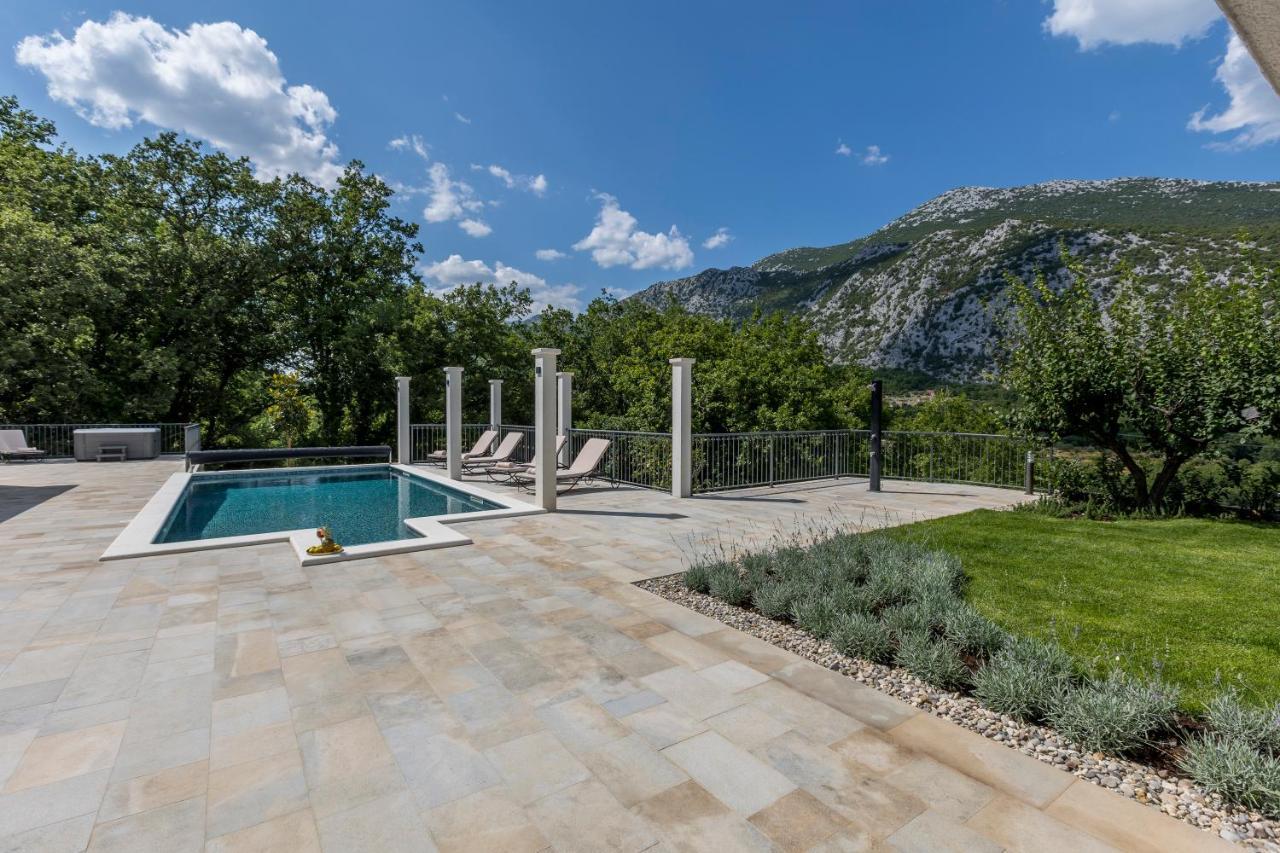 Villa Grey Stone Gata Ngoại thất bức ảnh