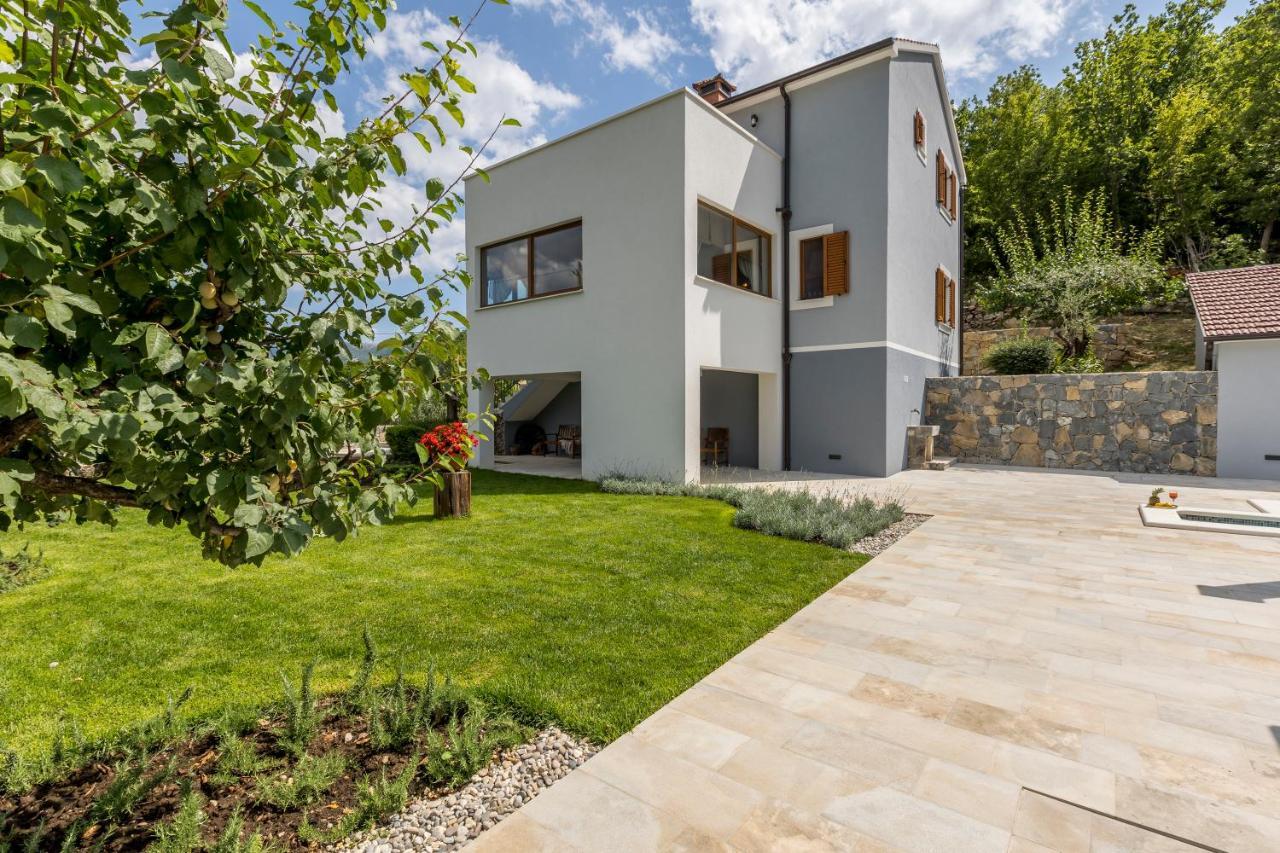 Villa Grey Stone Gata Ngoại thất bức ảnh