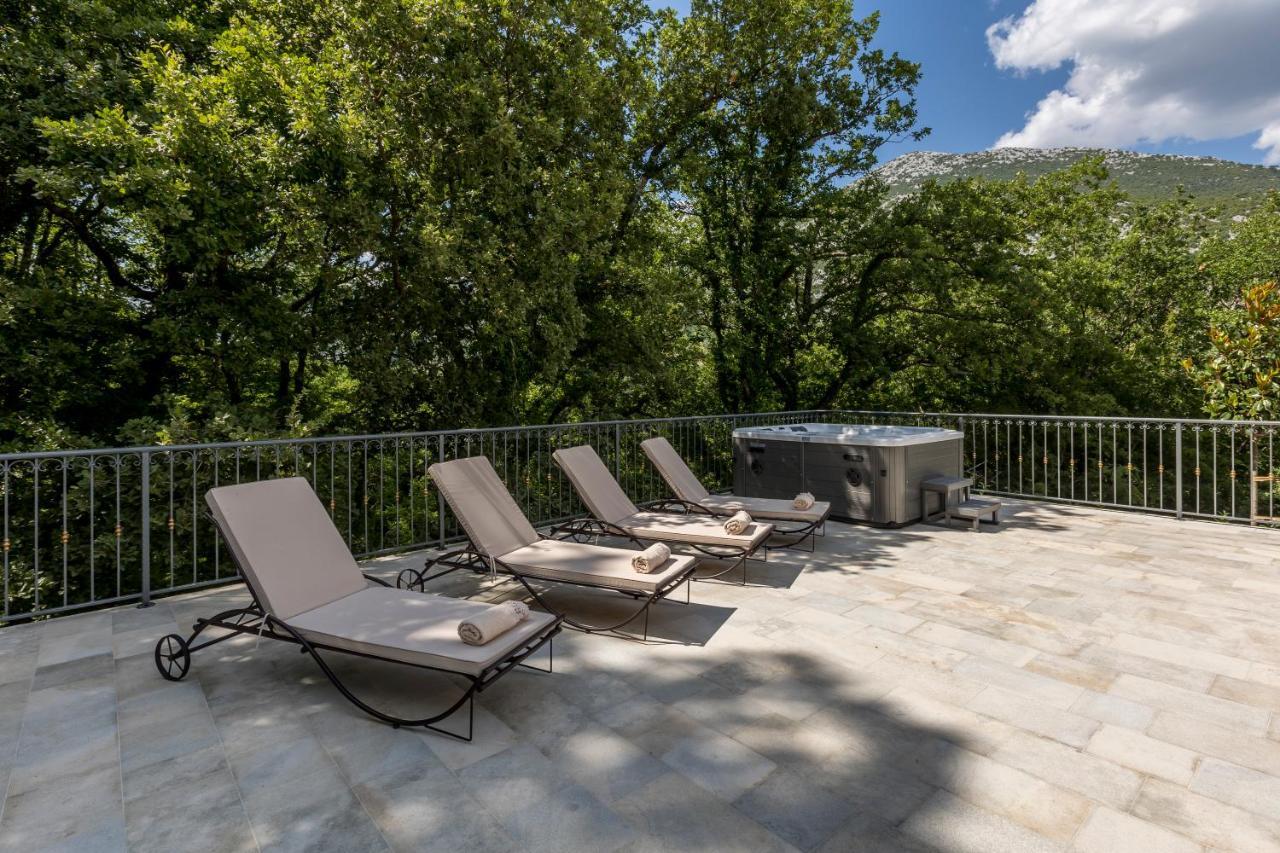 Villa Grey Stone Gata Ngoại thất bức ảnh