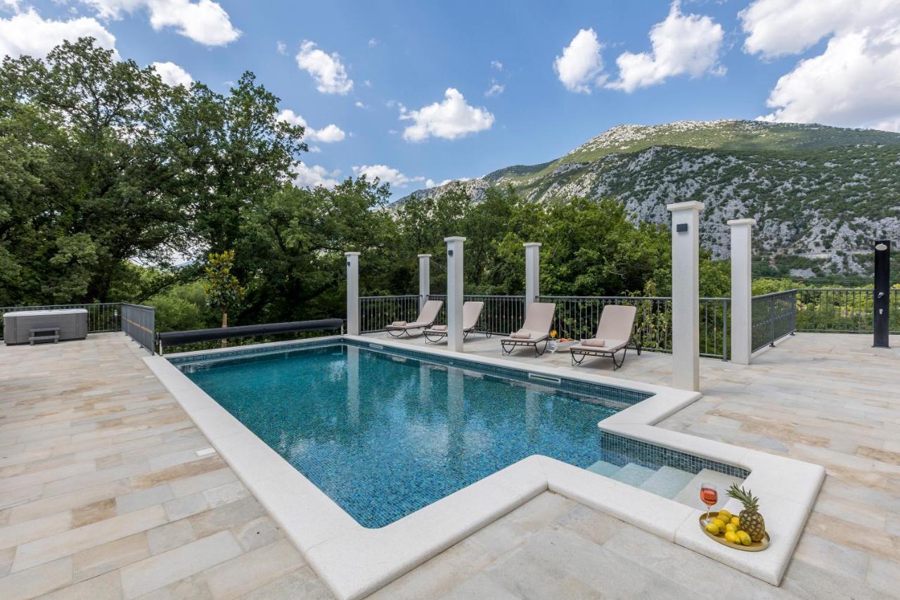 Villa Grey Stone Gata Ngoại thất bức ảnh
